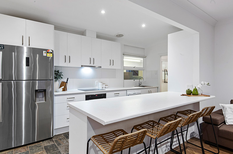 Bayview Holiday House - Port Hughes - kitchen